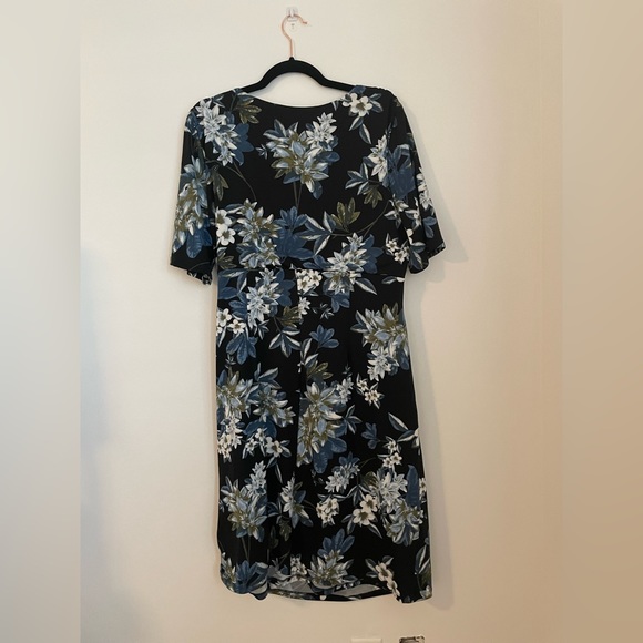 Cleo size 16: 3/4 sleeve floral faux wrap dress - Picture 3 of 4